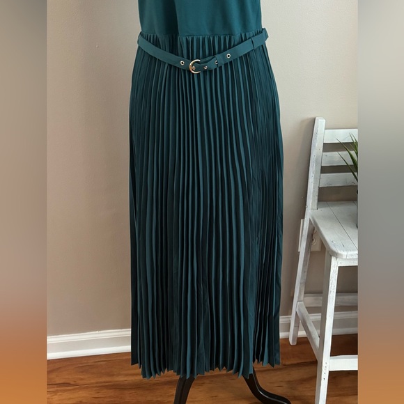 Ann Taylor Deep Teal Green Belted short sleeve Pleated Midi Dress, sz 8 - Picture 6 of 11